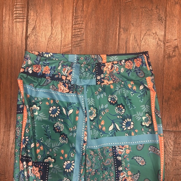 NWT! Large Floral Patchwork Flare Pants - Picture 3 of 11